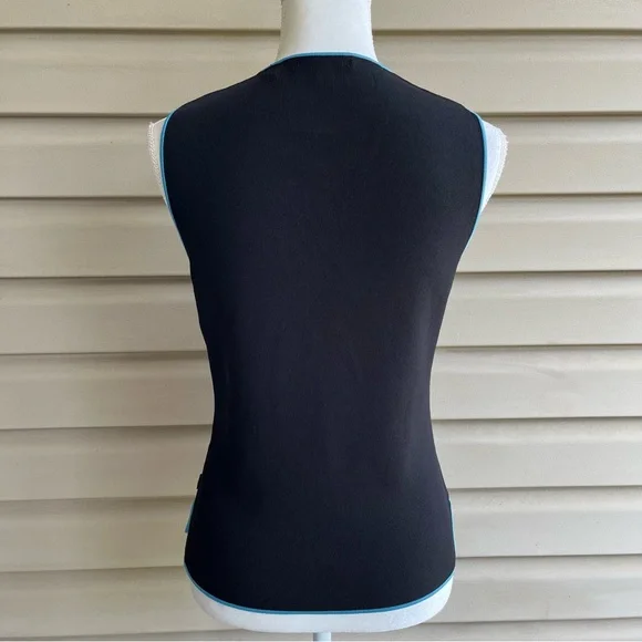 •BCBGMaxAzria• Sleeveless Knit Shell Top - Size Large - Picture 5 of 8